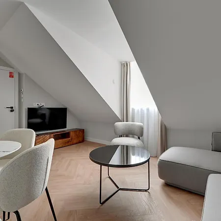 Retro Boutique By Dom & House *